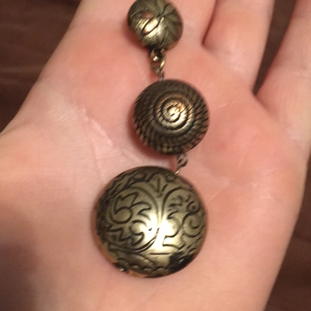 Earrings - Picture 2 of 3
